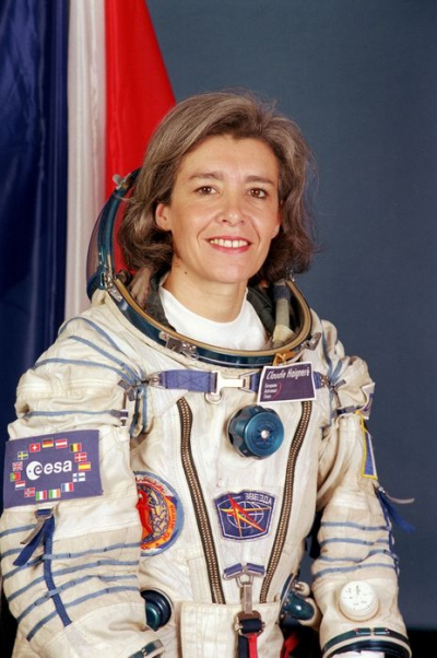 Первая женщина - космонавт Франции награждена орденским знаком Императора Николая Второго